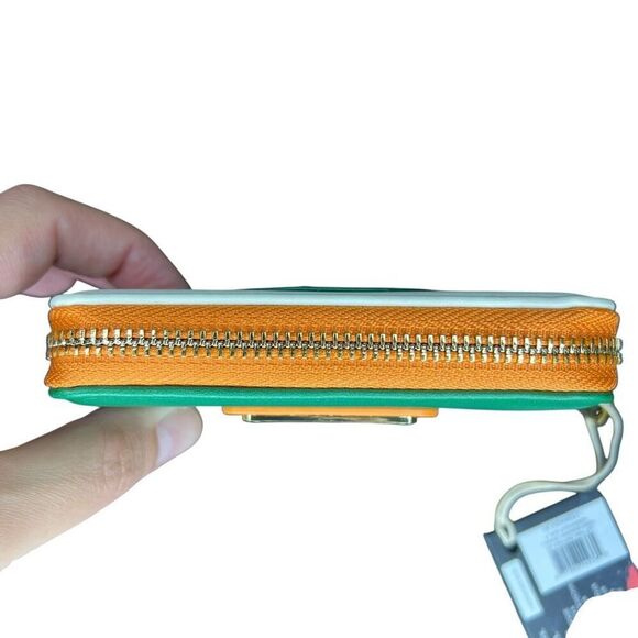 NEW Loungefly Netflix Stranger Things Hawkins High Zip-Around Wallet - Picture 5 of 9